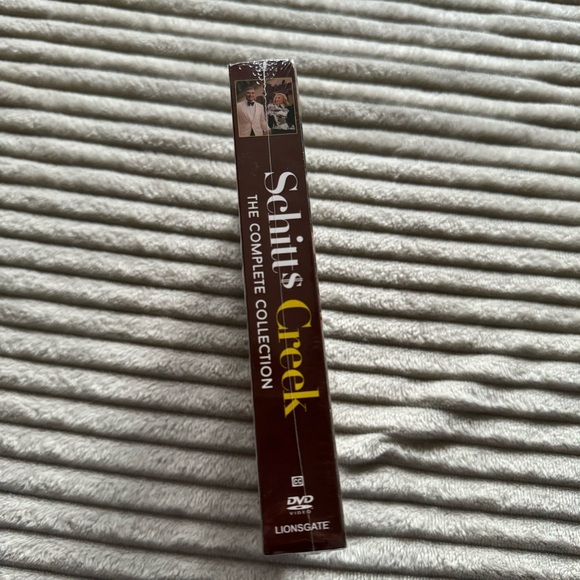 Brand New Schitt's Creek Complete Collection DVD Set - Picture 5 of 5